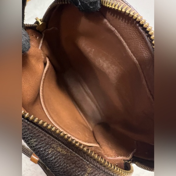 LOUIS VUITTON-TH0950 Amazone Monogram Canvas Crossbody - Picture 7 of 10